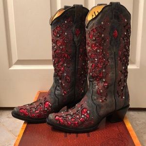 Corral black with red glitter inlay & crystals